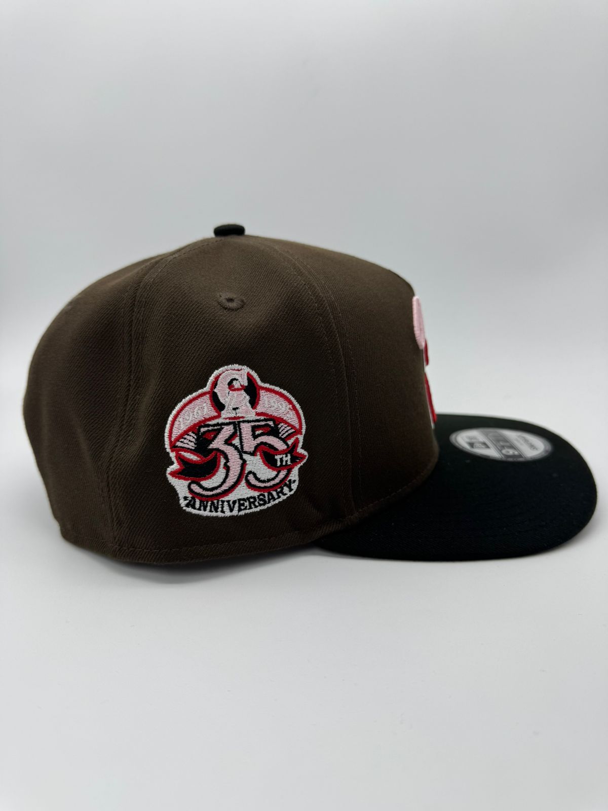 NEW ERA ANGELINOS CAFE