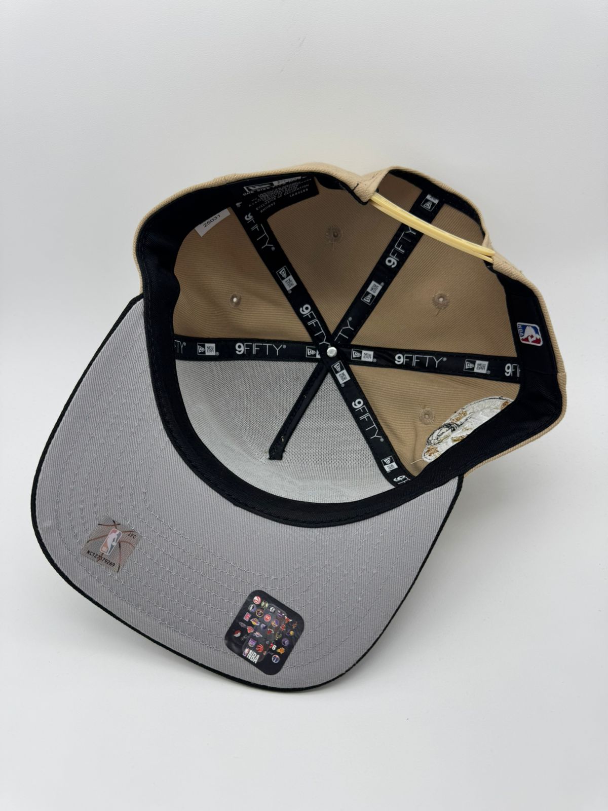 NEW ERA LAKERS CAFE