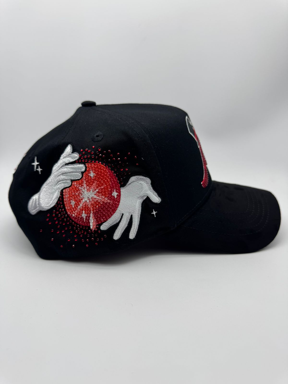 31 HATS MAGO ROJA