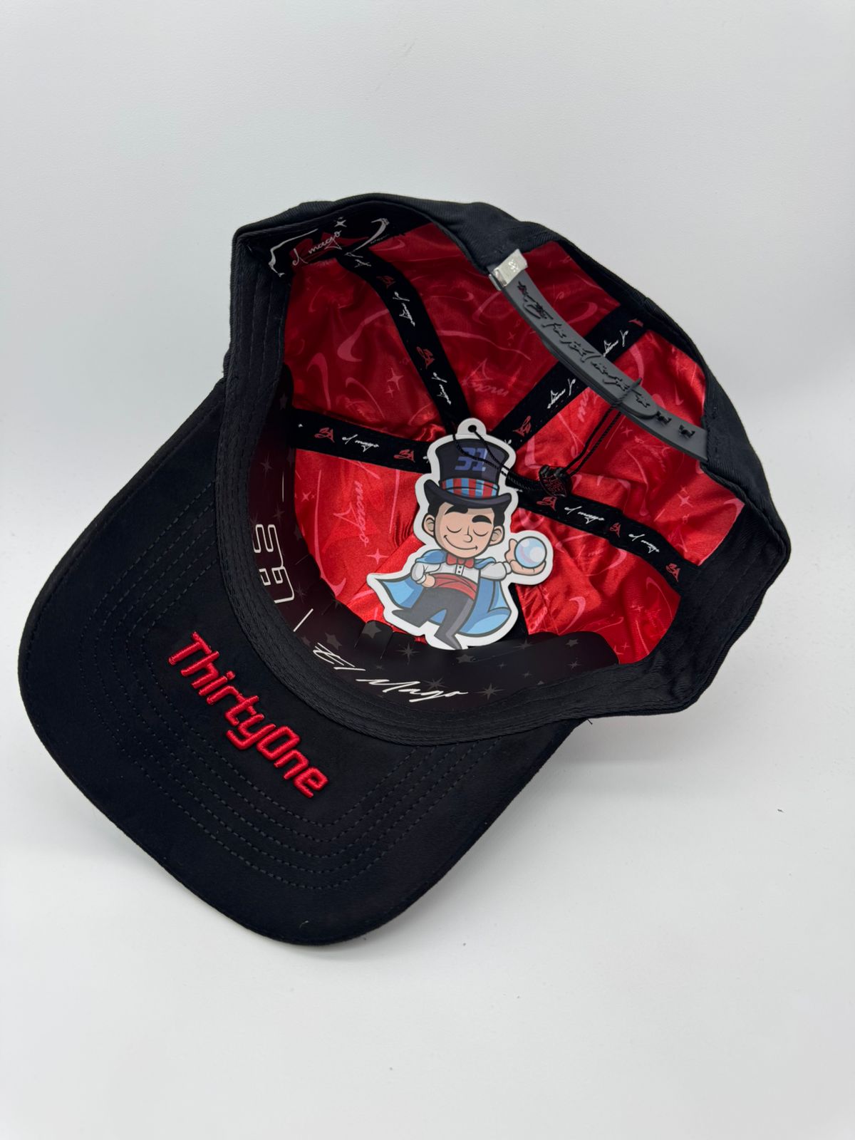 31 HATS MAGO ROJA