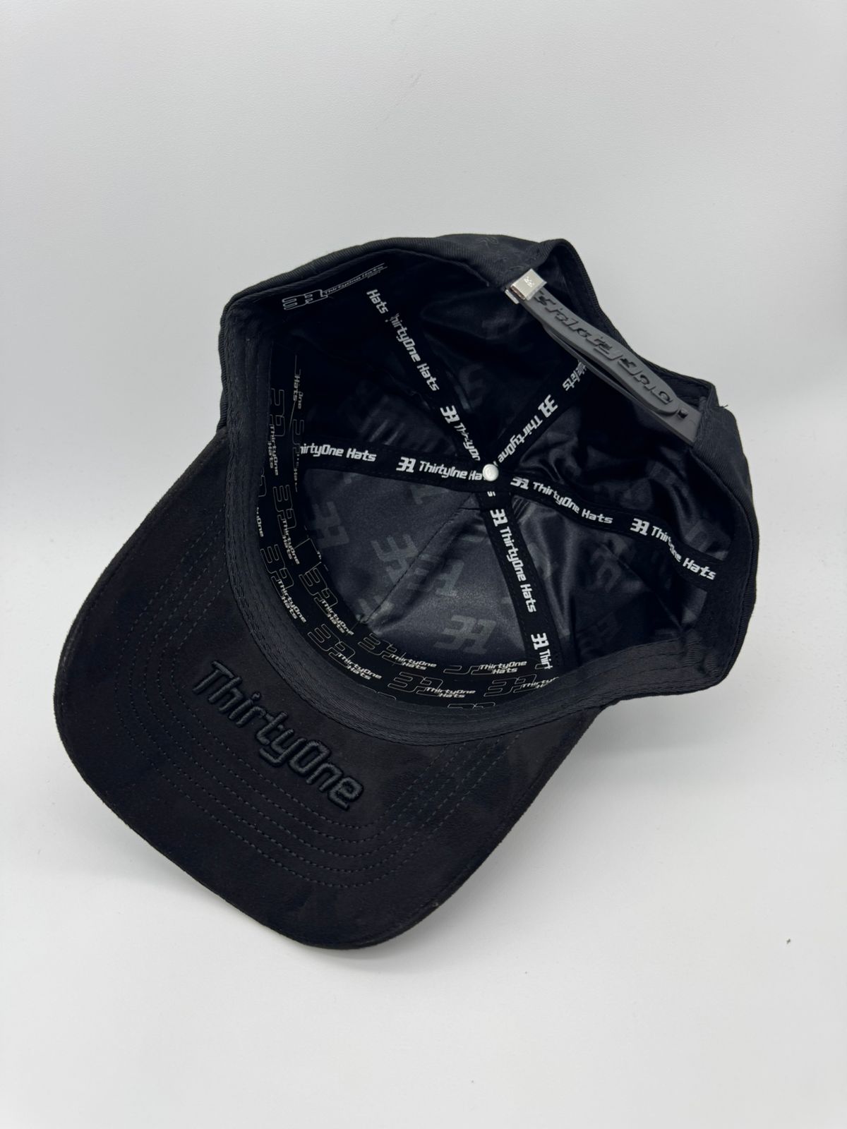 31 HATS CRYSTAL BLACK