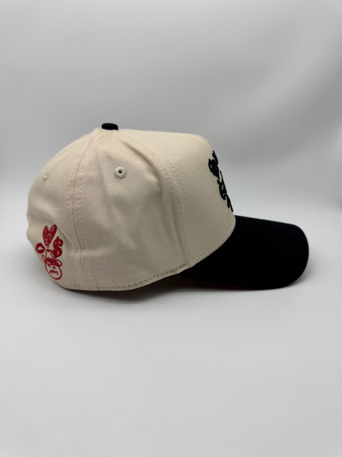 JC HATS SUGAR BEIGE/NEGRA