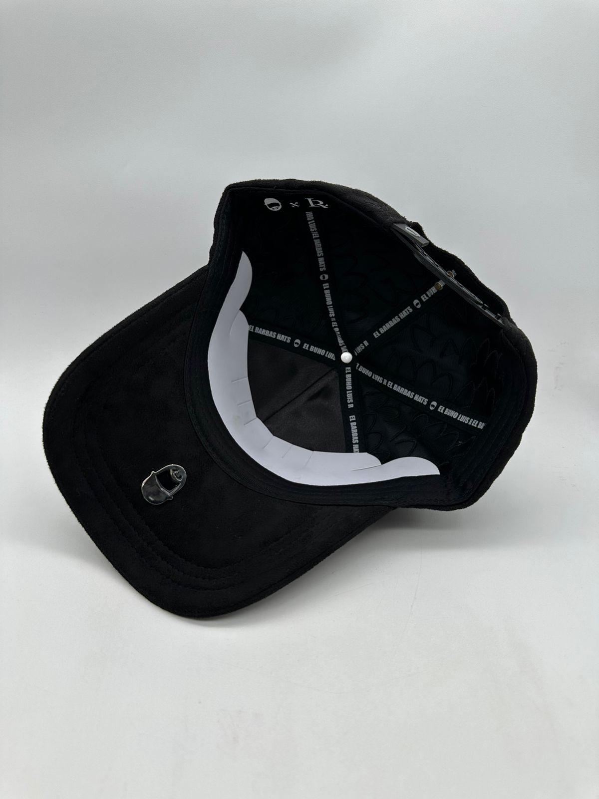 GORRA EL BARBAS HATS x LUIS R "EL BUHO"