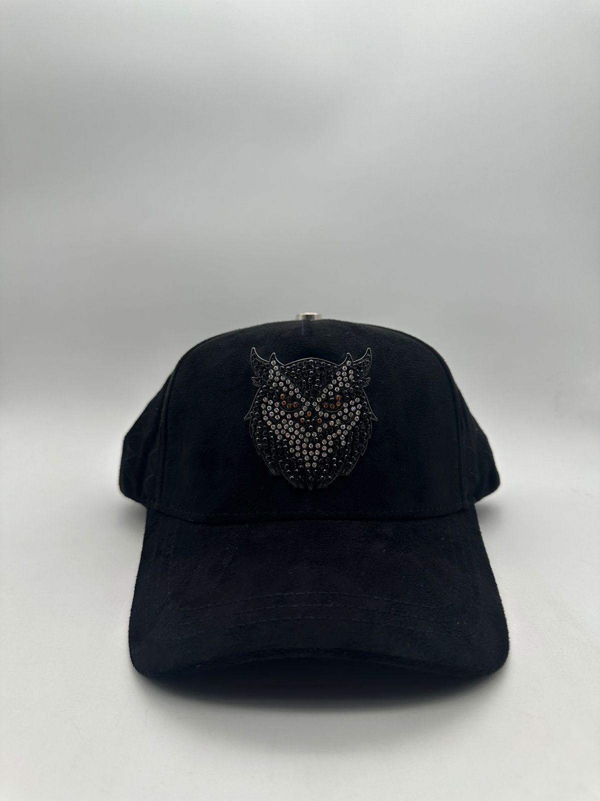 GORRA EL BARBAS HATS x LUIS R "EL BUHO"