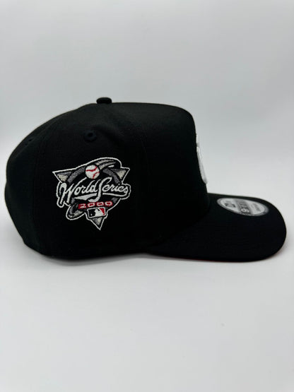 NEW ERA YANKEES NEGRA VISERA ROJA