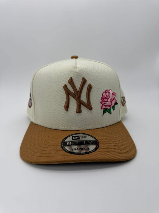 NEW ERA YANKEES BEIGE ROSA