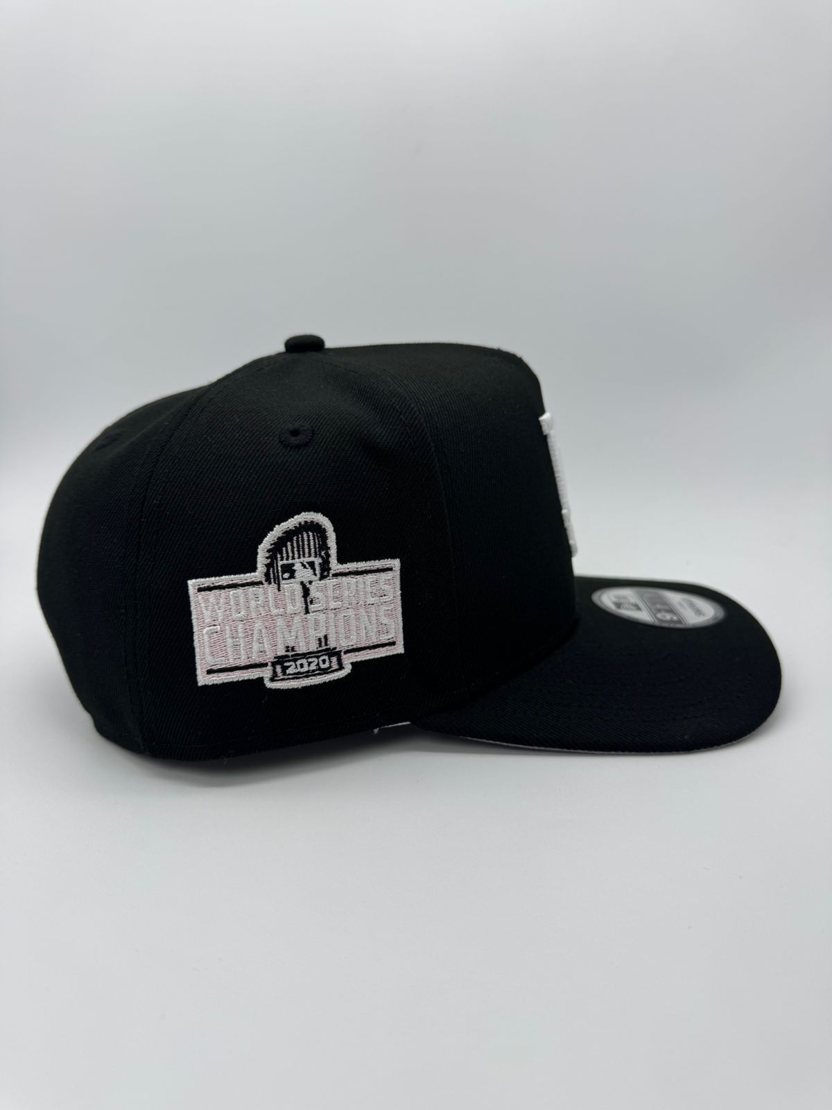 NEW ERA LA NEGRA/CORAZON