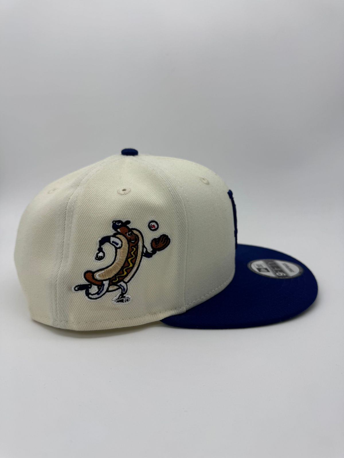NEW ERA LA BEIGE/AZUL MAYOREO