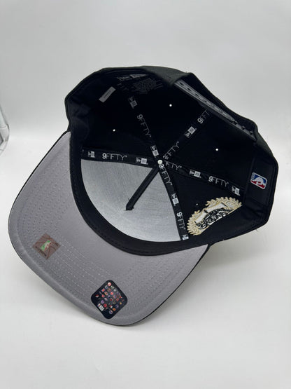 NEW ERA LAKERS NEGRA/DORADA