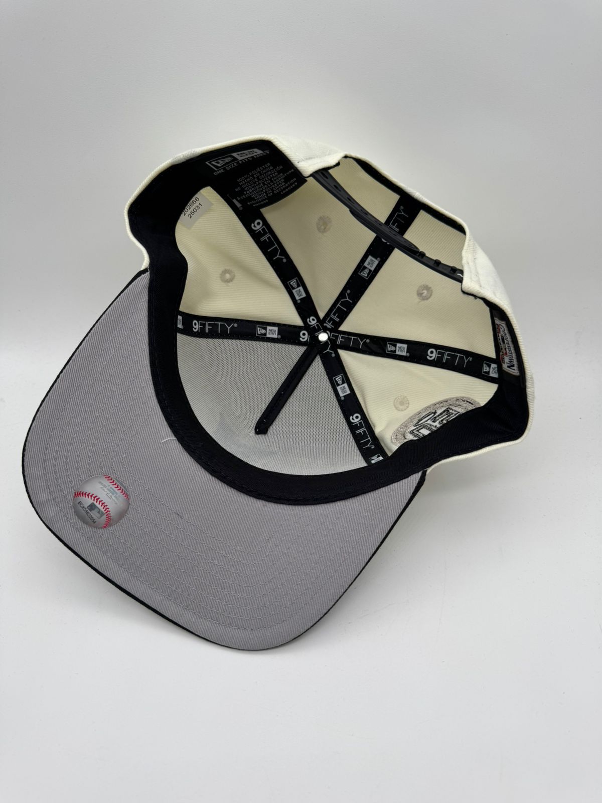 NEW ERA ANGELES BEIGE/NEGRO