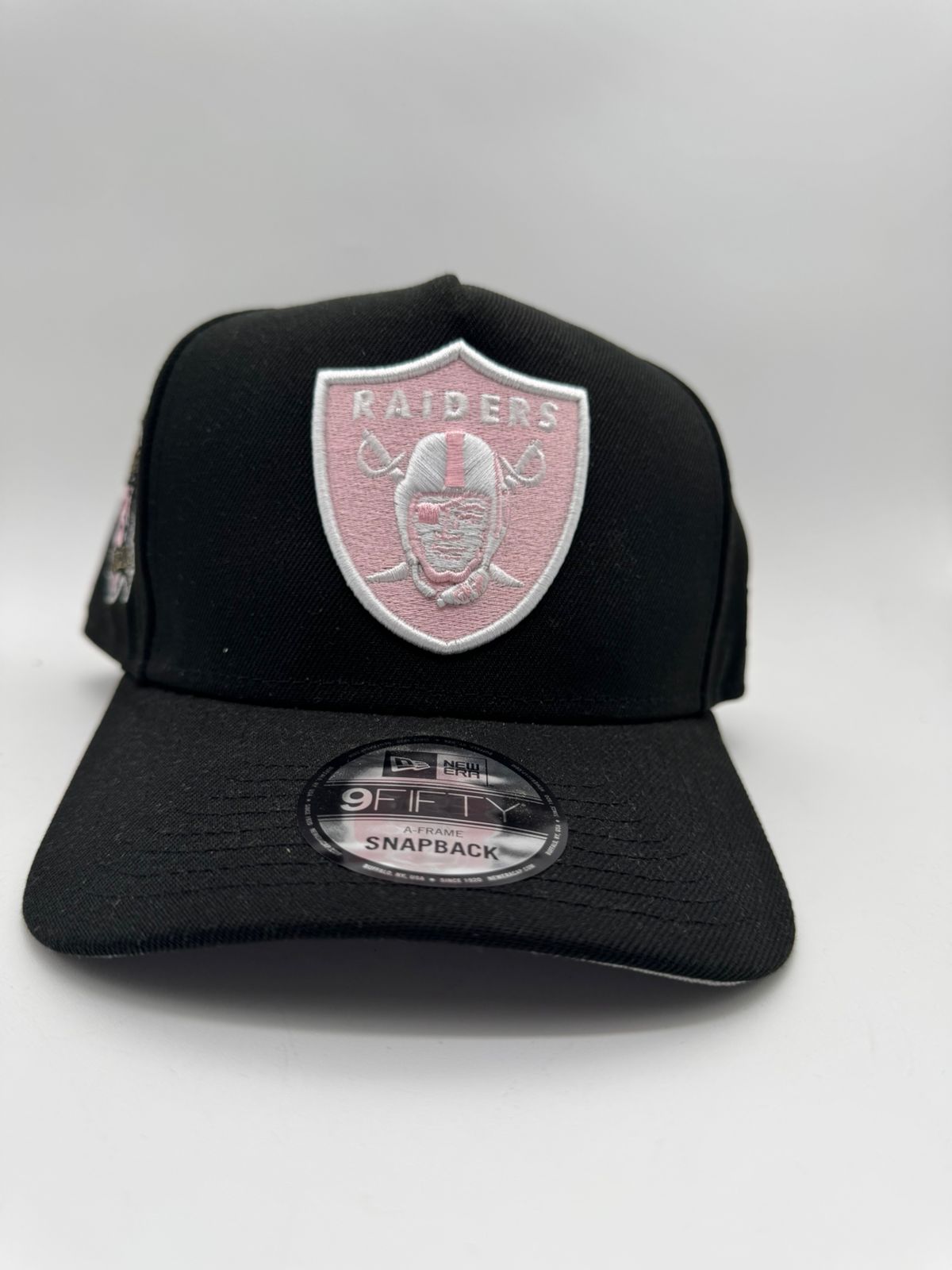 NEW ERA RAIDERS NEGRA/ROSA
