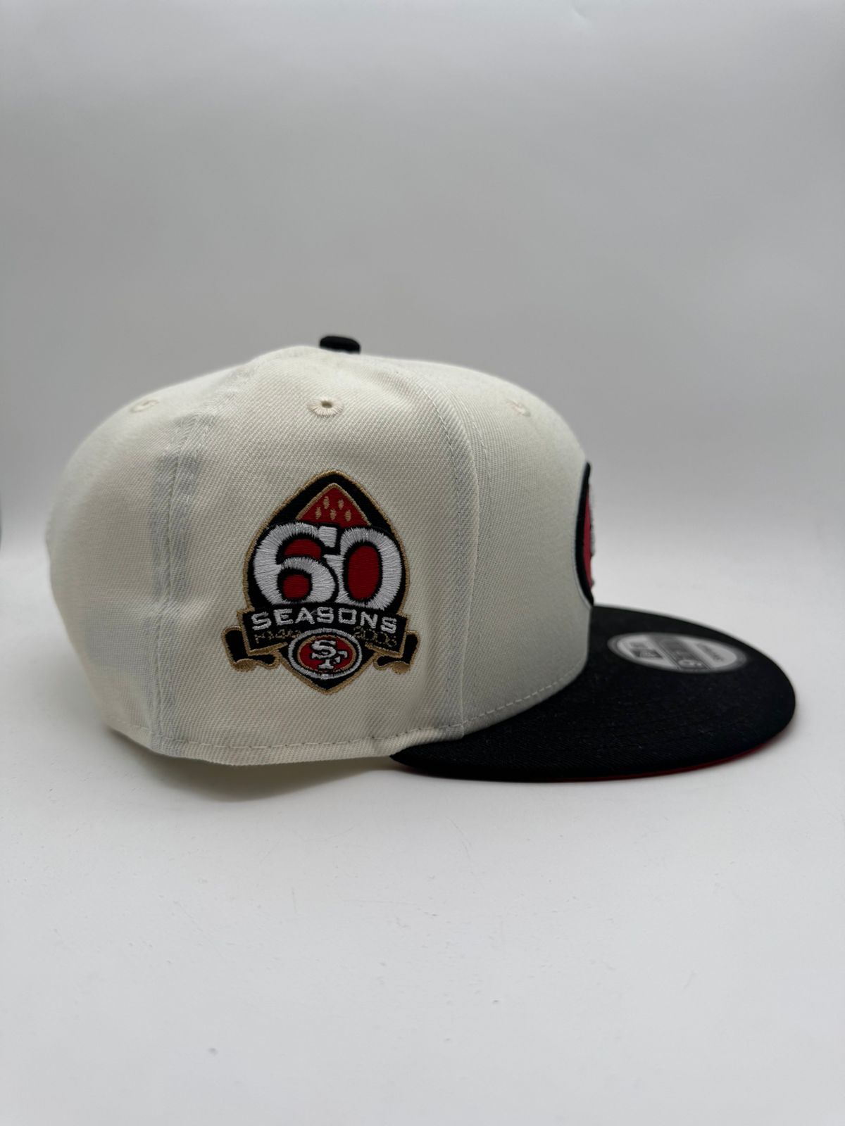 NEW ERA SAN FRANCISCO BEIGE/NEGRO MAYOREO