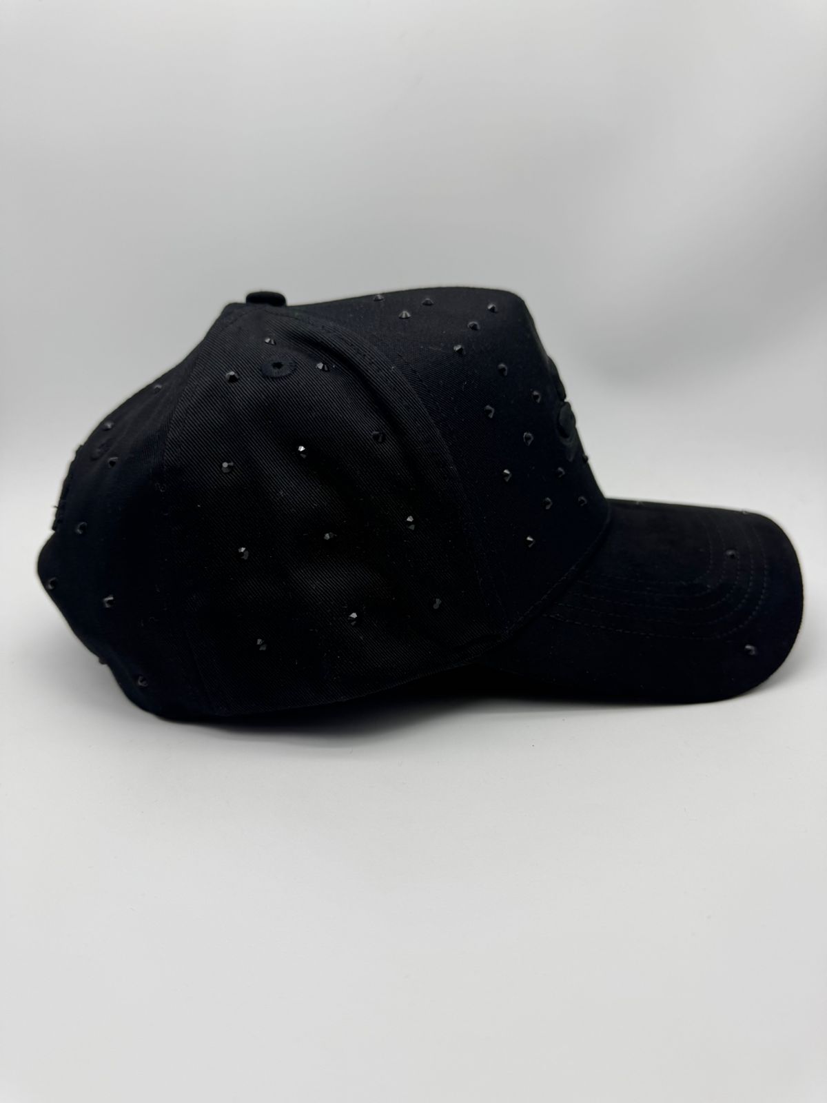 31 HATS BLACK OUT