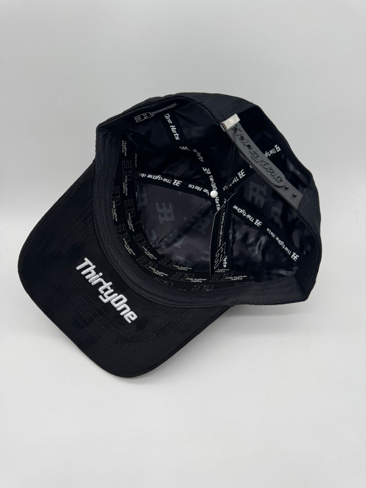 31 HATS LA CLOUDS BLACK