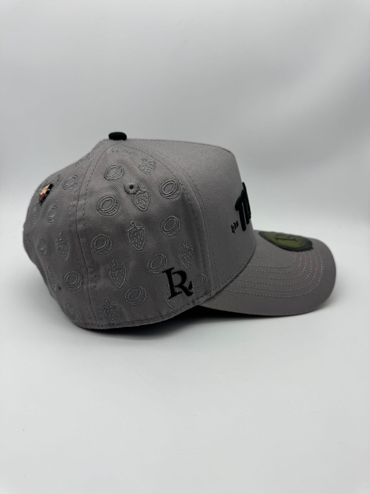JC HATS TRAKAS GRIS