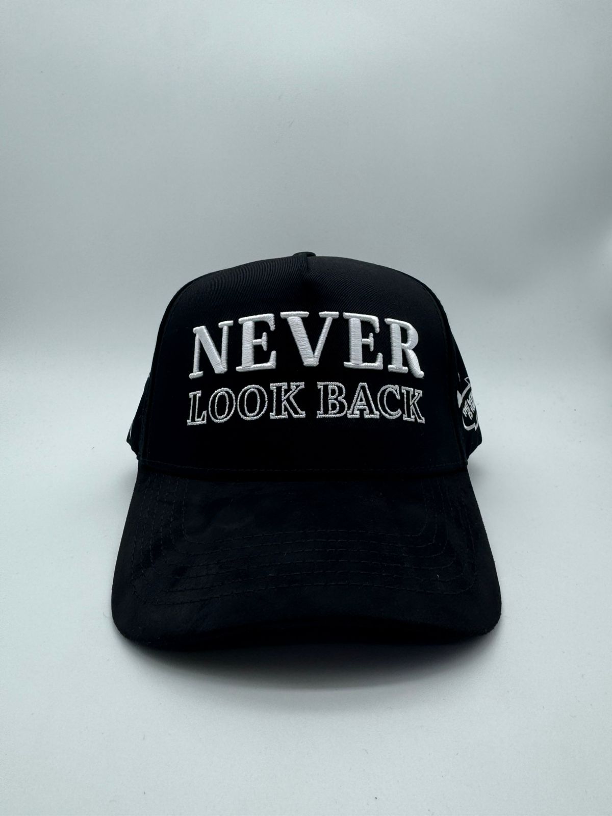 LUSSO HATS NEVER LOOK BACK MAYOREO