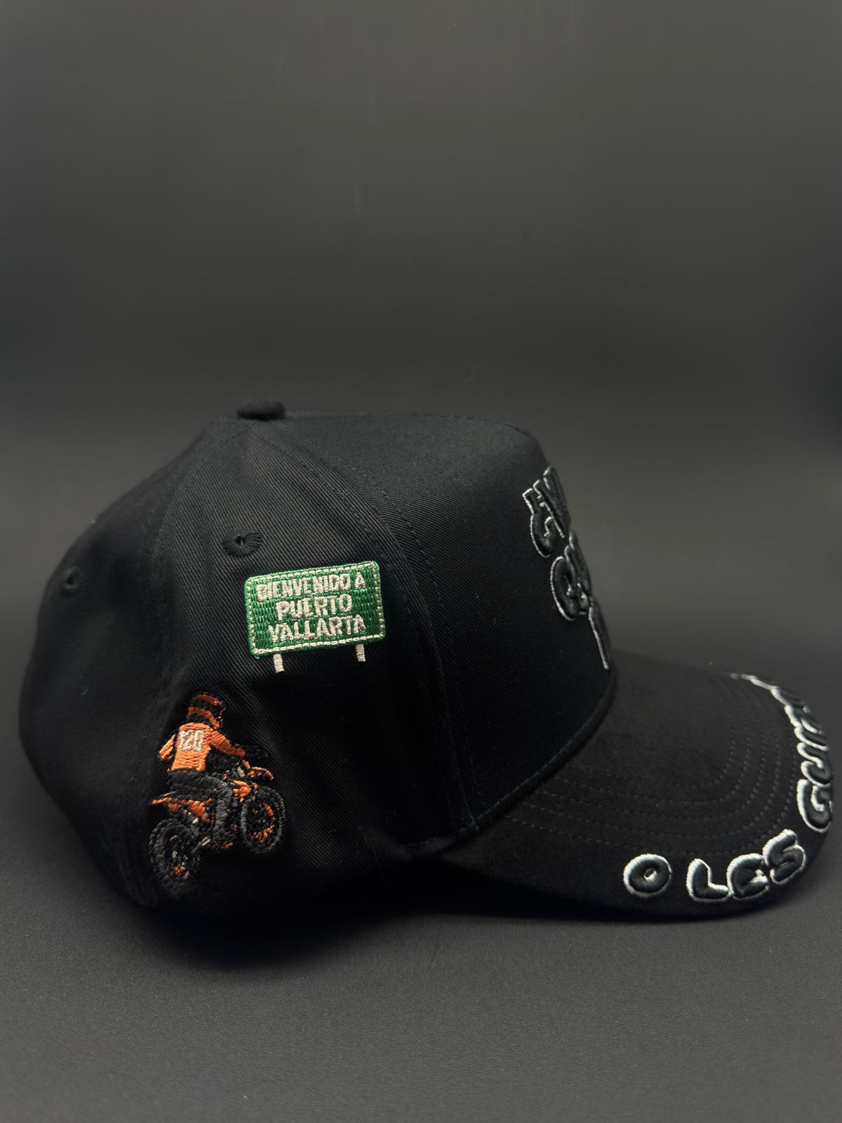 120 HATS  " VAN A QUERER MAS "