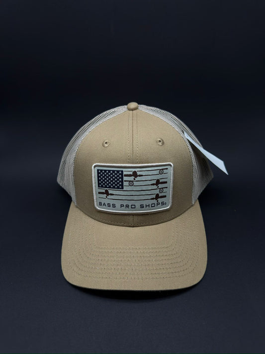 BASS PRO SHOPS BANDERA BROWN / TAN